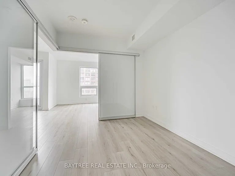 395 Bloor St E #1412 — Photo 12