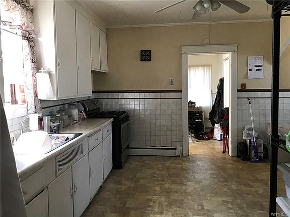 3rd image of 105 Como Park Blvd