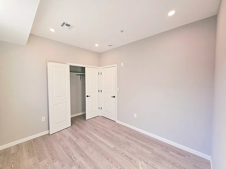 30 Auburn St #2 — Photo 17