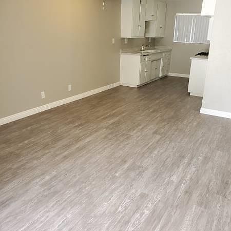 2nd image of 233 W Nicolet St #1X1-1300.0