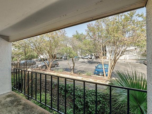 5th image of 6910 Hart Ln APT 907