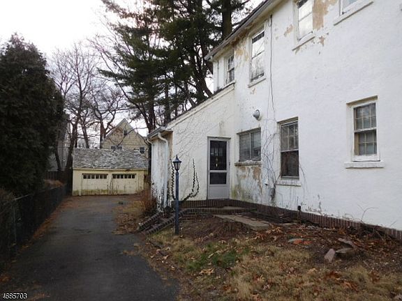 2nd image of 188 Heywood Ave