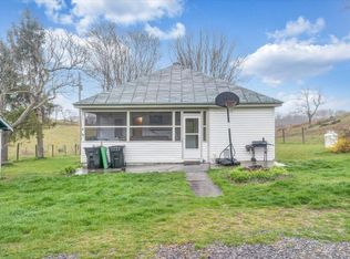 7494 Bending Oak Dr, Catawba, VA 24070