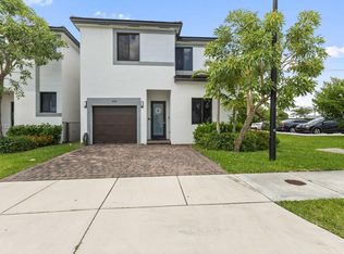 15725 SW 136th Ter, Miami, FL 33196