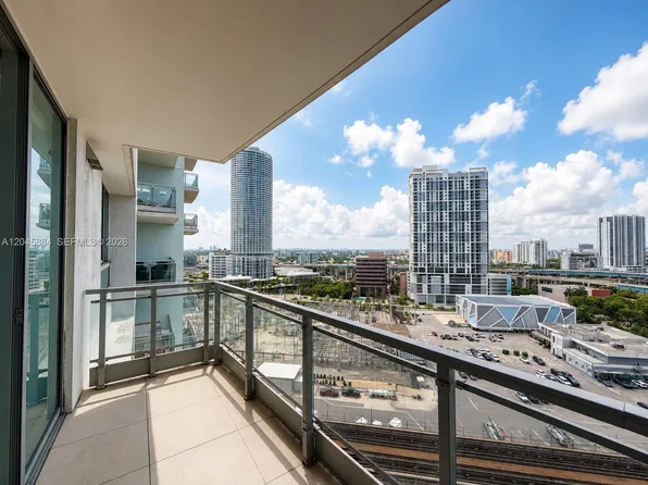 90 SW 3rd St, Miami, FL