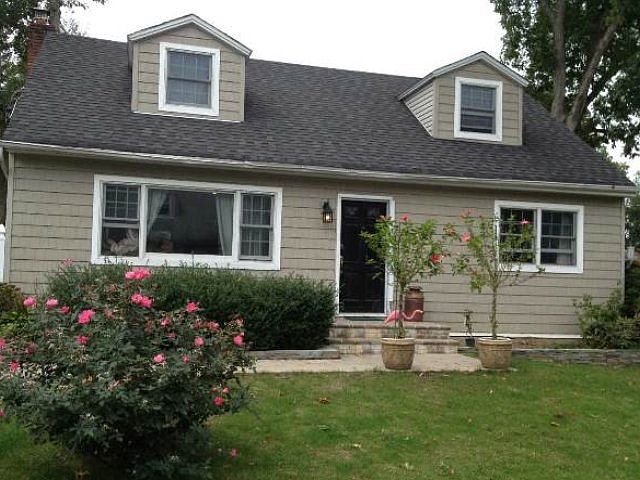1st image of 215 3rd St