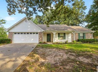 7 Westpoint St, Wake Village, TX 75501