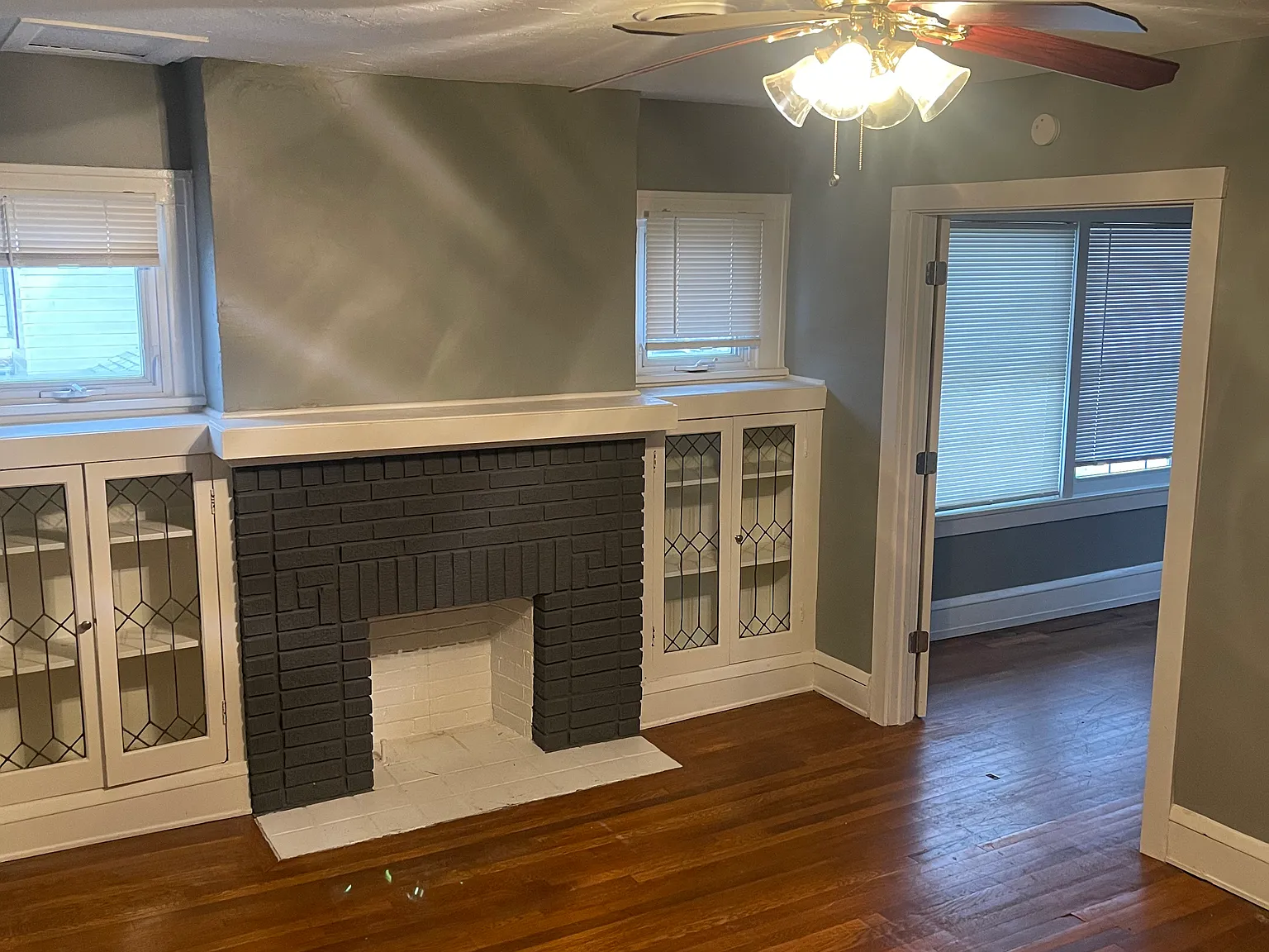 3 bed, 1100 sqft, $1,595 — Photo 2