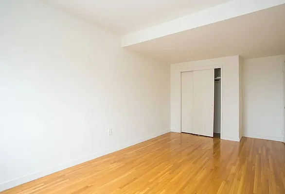 Rented by MNS | media 6