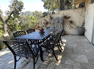 10501 W Loyola Dr, Los Altos Hills, CA 94024