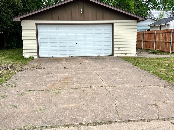 5th image of 2401 7th Ave E