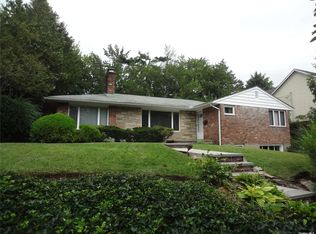 4 Annette Dr, Port Washington, NY 11050