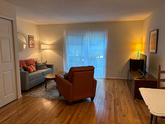 3rd image of 113 Weatherstone Dr