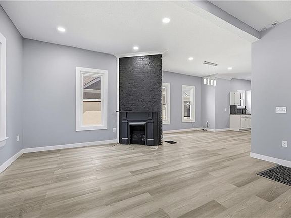 5th image of 17 N 15th St