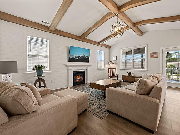 4th image of 749 Strathwood Way