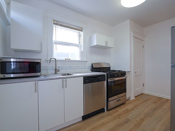 2nd image of 724 Heman Ave #2