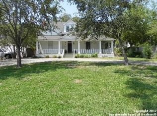 111 E Hefferman St, Beeville, TX 78102
