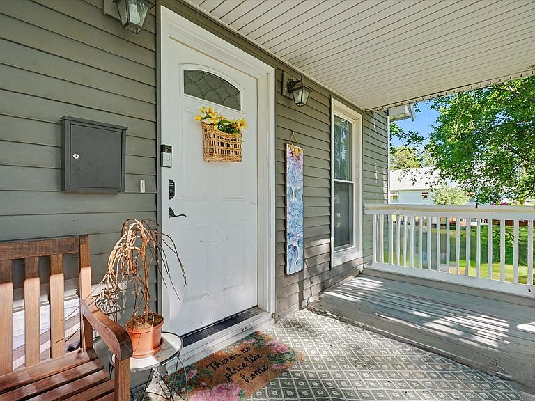 Listing photo 4