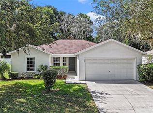 162 Winston Manor Cir, Seffner, FL 33584