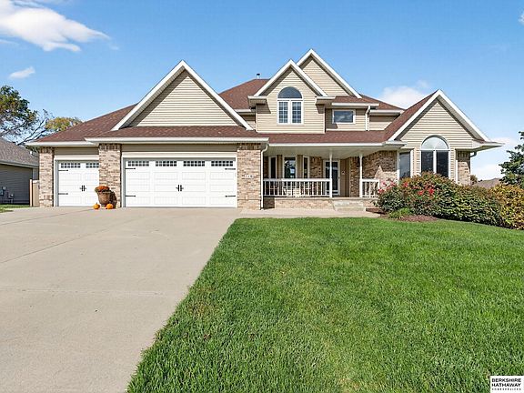 2nd image of 310 Fox Creek Ln