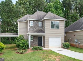 651 Carlton Pointe Dr, Palmetto, GA 30268
