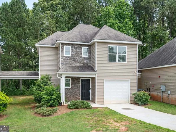 651 Carlton Pointe Dr, Palmetto, GA 30268