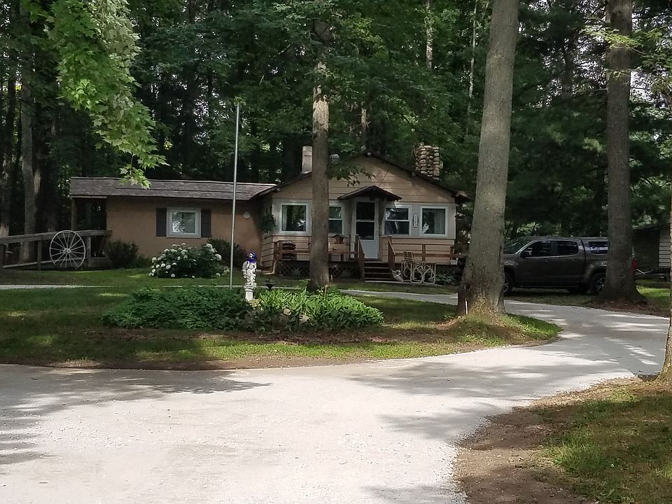 1st image of 2583 Wolf Lake Dr