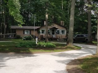 2583 Wolf Lake Dr, Baldwin, MI 49304