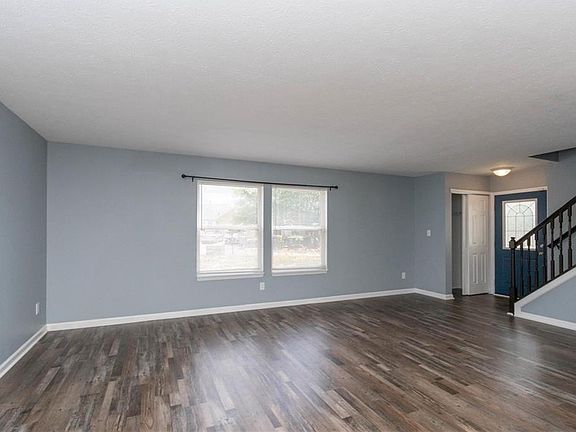 4th image of 58 Village Green Dr