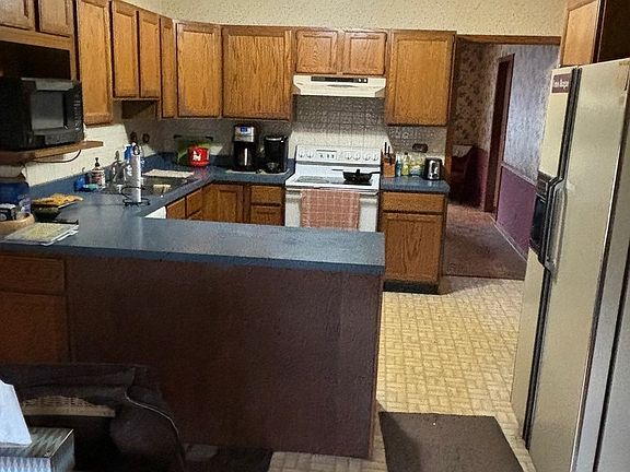 2nd image of 40670 N Black Oak Ave