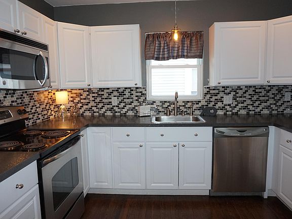 4th image of 153 Lovering Ave #B