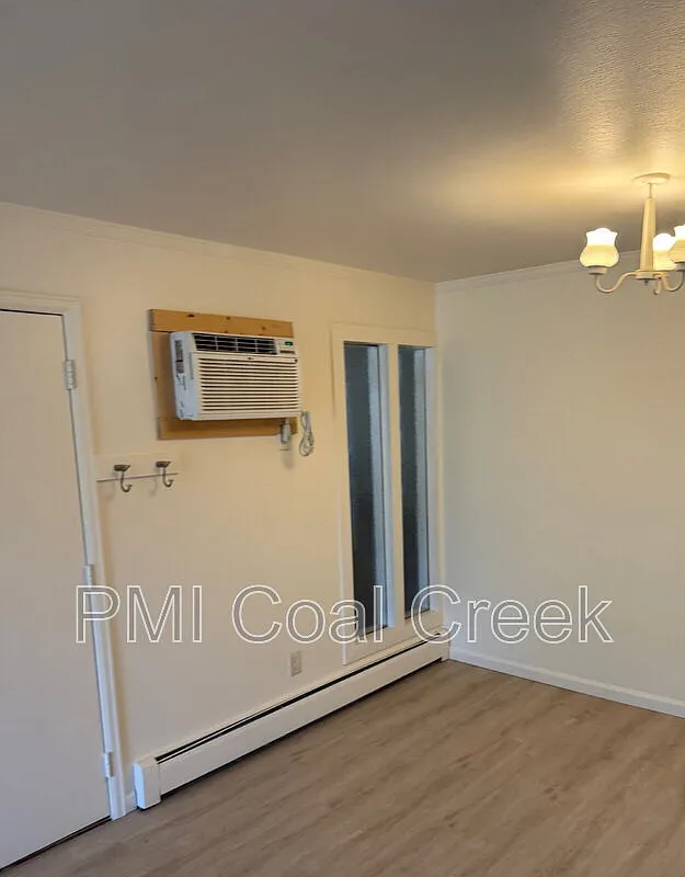 2 bed, 1.0 bath, 984 sqft, $1,650 — Photo 3