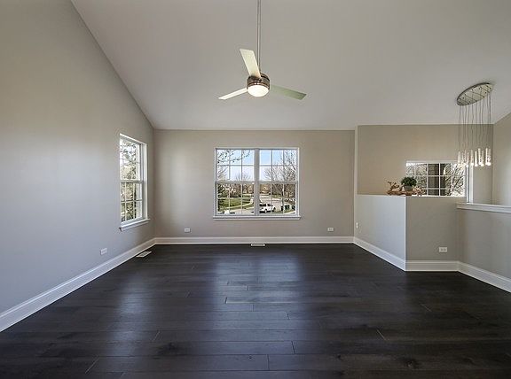 3rd image of 2621 Woodmere Dr