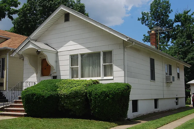 168 Sylvan Ave photo 1