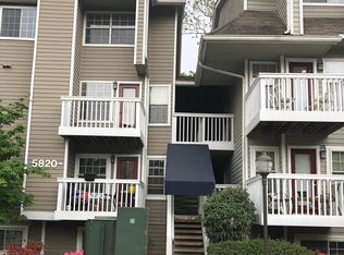 5820 Inman Park Cir #704, Rockville, MD 20852