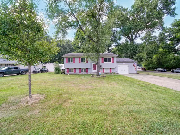 1008 Sunburst Rd, Jackson, MI 49203