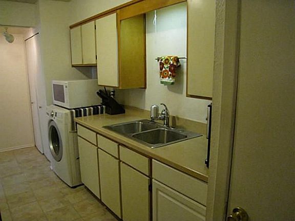 5th image of 2719 Syracuse Dr