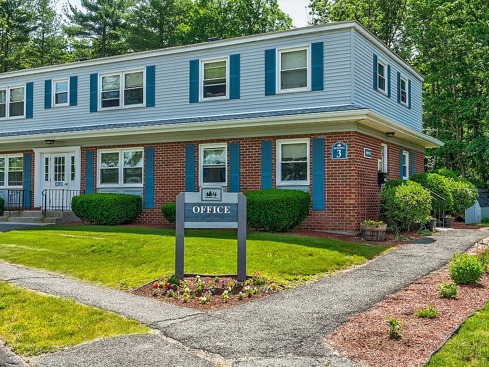 Lakewood Village Apartments