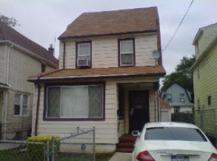 10917 208th St, Queens Village, NY 11429