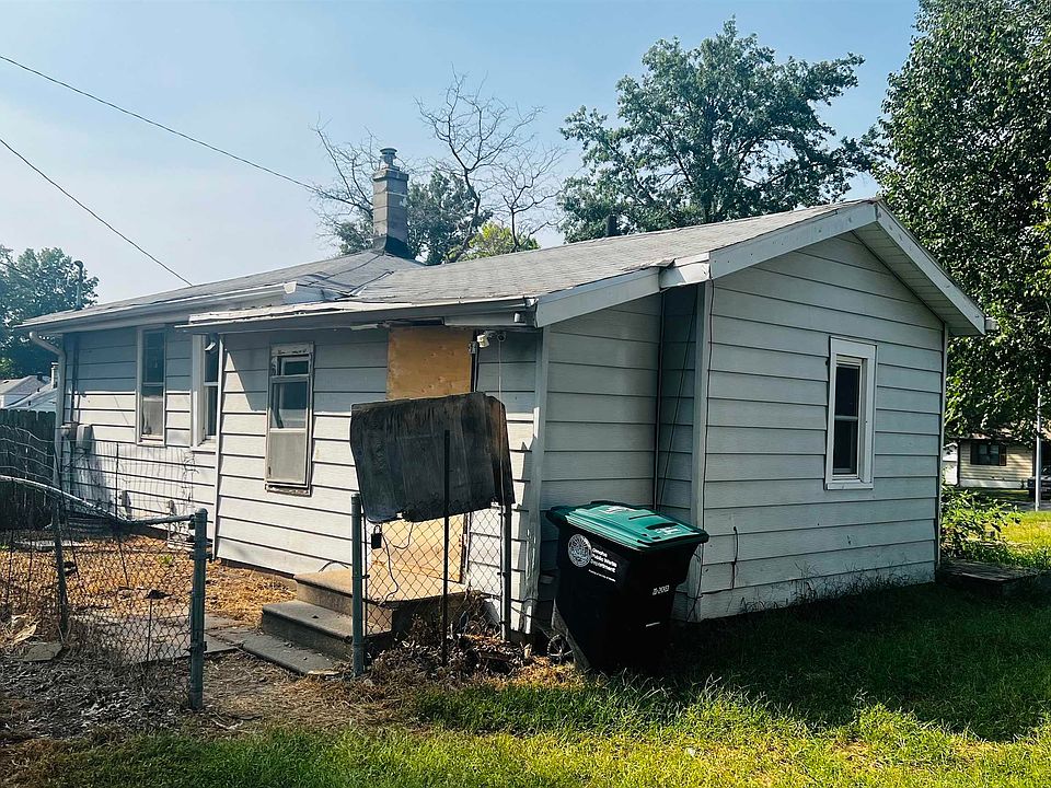 2nd image of 7065 Spencer St
