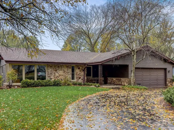 1365 Blue Ridge BOULEVARD, Elm Grove, WI 53122