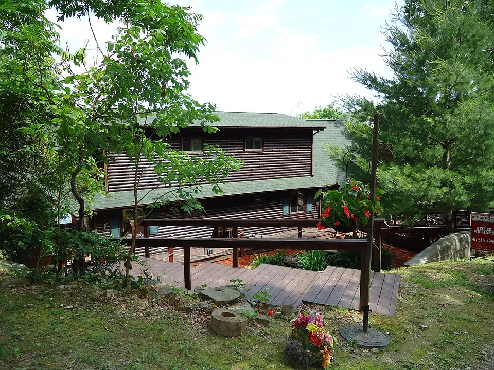 141 Settlers Ln #B