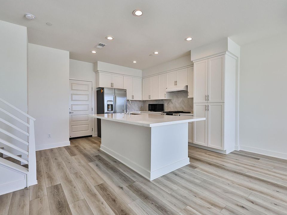 1st image of 10926 Aderman Ave