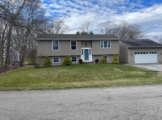 11 Twin Island Dr, Biddeford, ME 04005