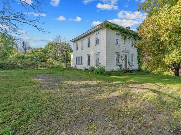 353 Woolson Rd, Oswego, NY 13126