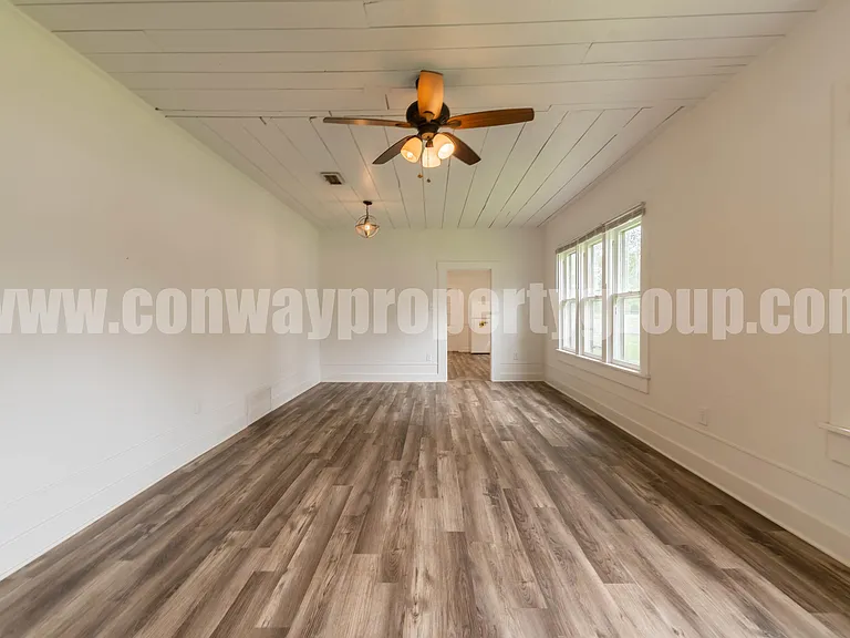 1404 Clifton St — Photo 5