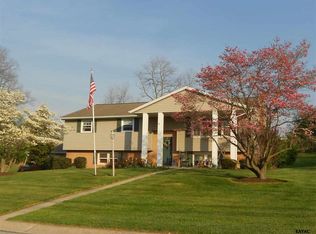 379 Frederick Dr, Dallastown, PA 17313