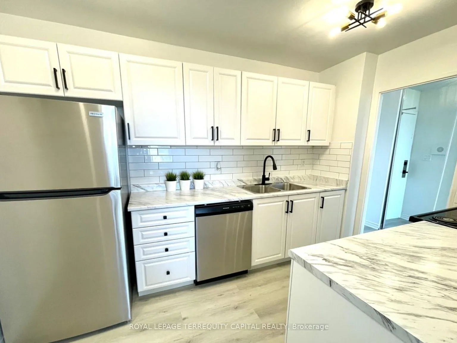 2 bed, $2,400 — Photo 4