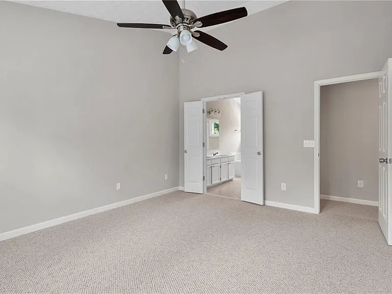 465 Mikasa Dr — Photo 7