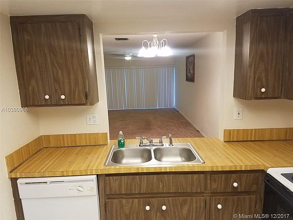 5th image of 9822 NW 65th Pl